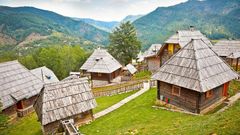 Dorf Mecavnik