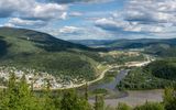 Blick vom Top of the World Highway auf Dawson City