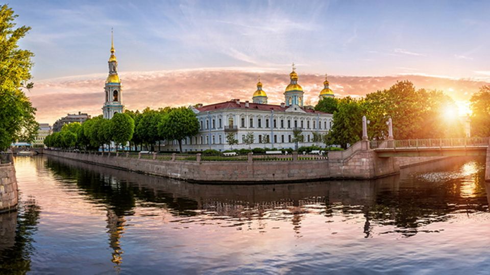 3245_._018_Petersburg_c_yulenochekk_-_Fotolia