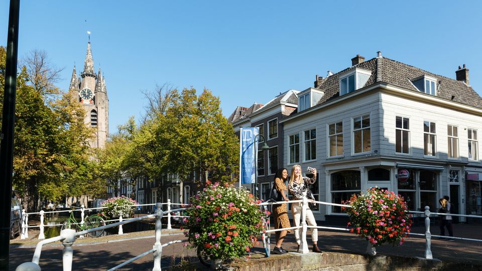 Touristen in Delft