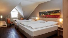 Zimmer Studio Familienzimmer, H+ Hotel Stuttgart Herrenberg