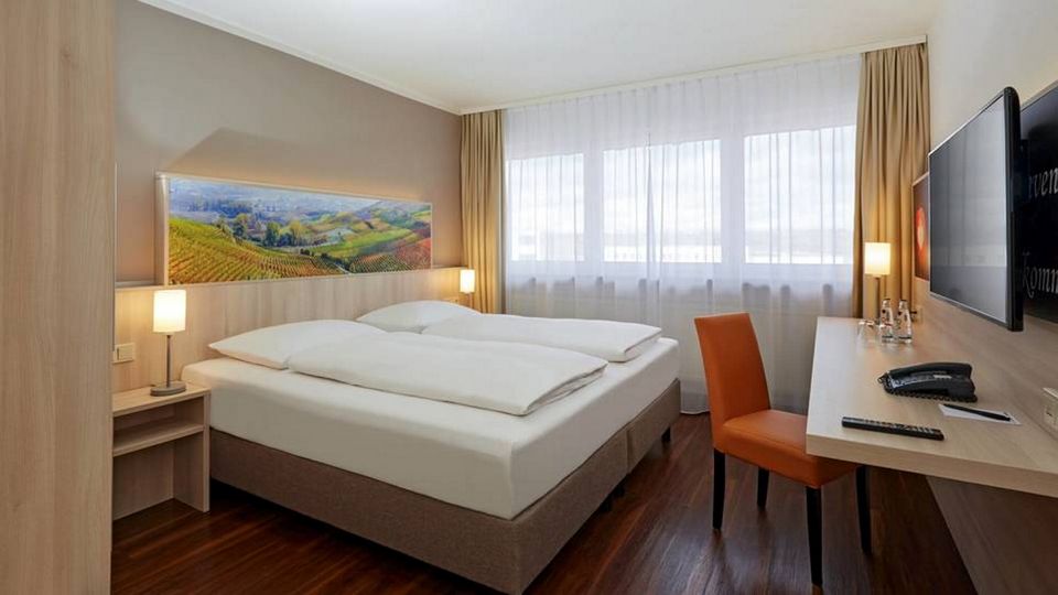 Zimmer Komfort Doppelzimmer, H+ Hotel Stuttgart Herrenberg