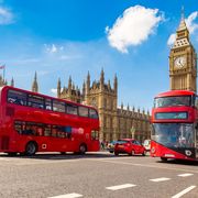 Auf der Westminster Bridge vor Big Ben, London