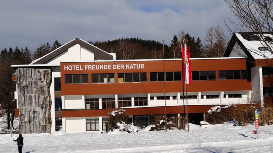 Außenansicht Seminar- und Sporthotel Freunde der Natur