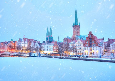Gefrorener Trave Fluss zu Lübeck im Winter