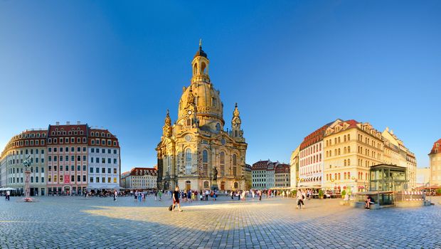 Frauenkirche und Neumarkt in Dresden