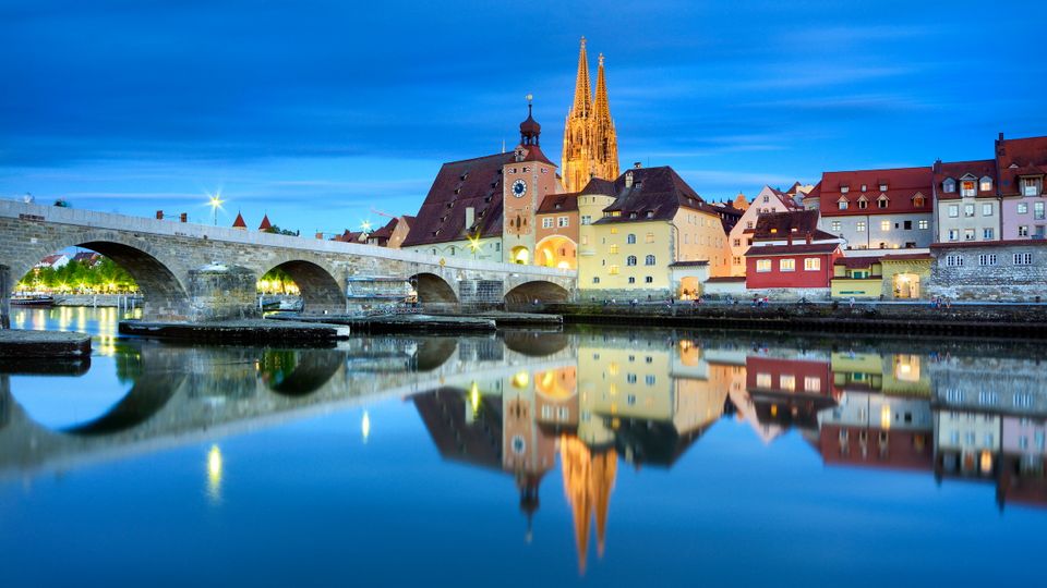 Regensburg, Alte Brücke mit Altstadt