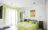 Zimmerbeispiel im Hotel La Madonnina auf Ischia, Italien