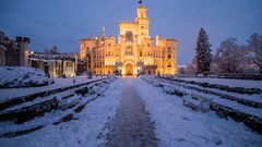 Schloss Hluboka nad Vltavou im Winter