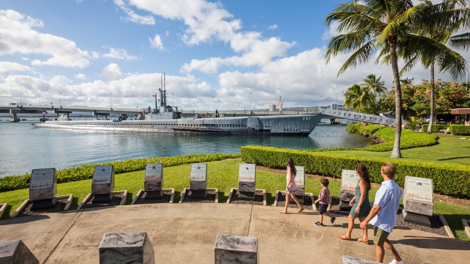 Memorial Placards USS Bowfin_Pearl Harbor_Oahu