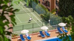 Tennis und Pool