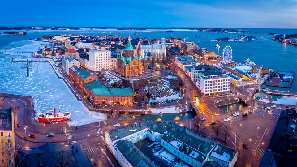 Sonnenuntergang in Helsinki im Winter