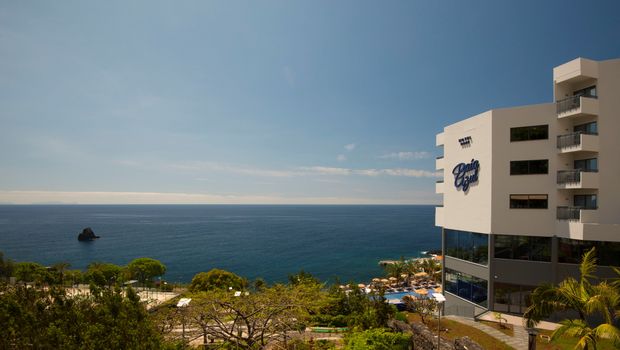 Blick vom Hotel aufs Meer