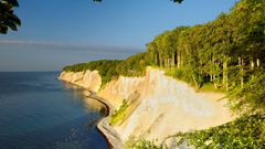 Buchenwälder über den Kreidefelsen im Nationalpark Jasmund