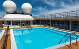 World Voyager Deck 7 Pool © nicko cruises Schiffsreisen GmbH