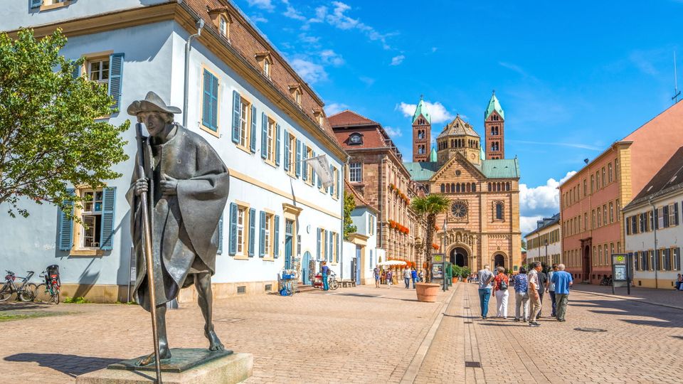Speyer Pilgerfigur und Dom