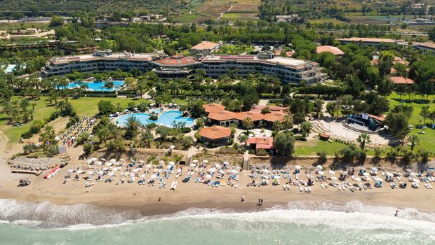 Blick von oben auf Hotel Grand Palladium auf Sizilien in Italien