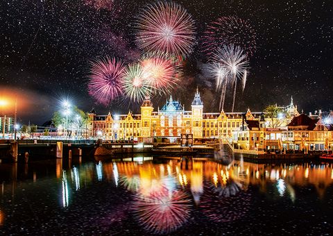 Silvesterfeuerwerk über Amsterdam