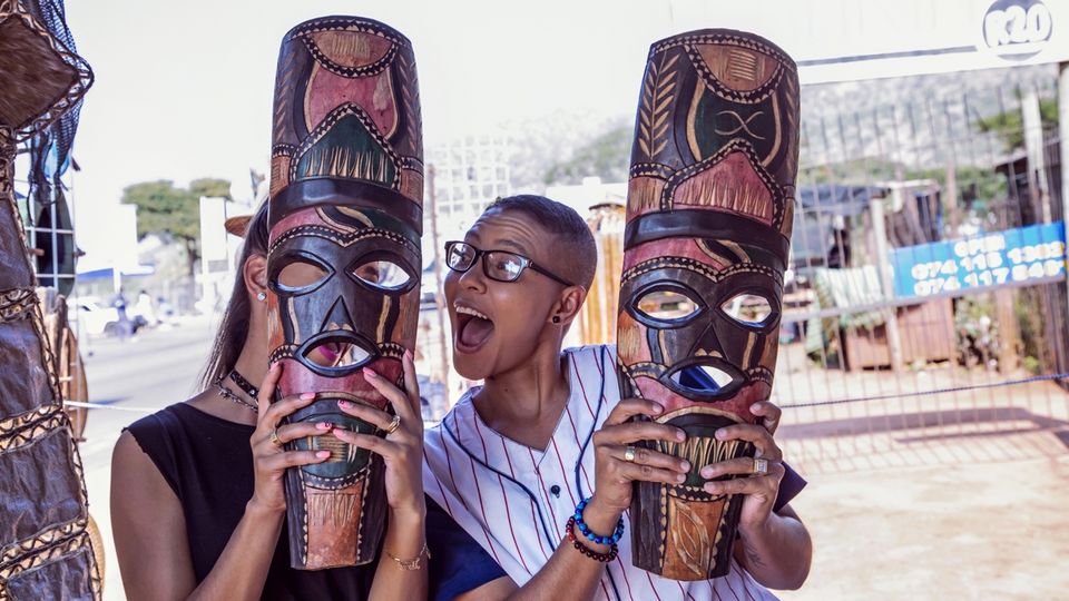 Maskenspielerei in Südafrika