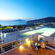 Abend entspannen im Pool im Arthotel Gran Paradiso bei Sorrent in Italien