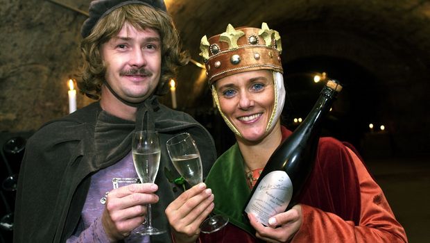 Naumburg, Die Stifterfiguren Uta und Ekkehard laden zum Weinfest