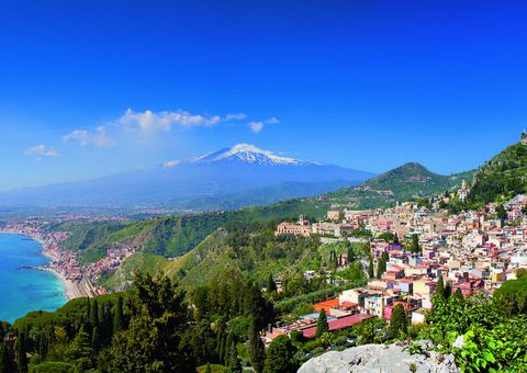 Panorama von Taormina mit dem Vulkan Ätna