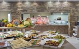 reichhaltiges Buffet im Blu Hotel Morisco in Sardinien, Italien