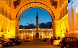 2944_._St._Petersburg_-_Eingang_Zarenpalast__c__Aikon_fotolia.com