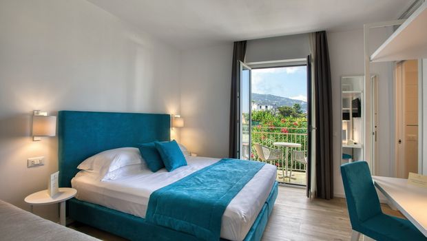 Zimmer mit Balkon im Hotel Isabella auf Sorrent in Italien