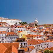 Alfama, Altstadtteil von Lissabon ©ManuelHurtado, AdobeStock Alfama, Altstadtteil von Lissabon